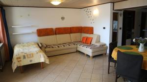 Posedenie v ubytovaní Apartments Komel