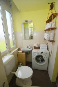 Kúpeľňa v ubytovaní Central apartment with beautiful sea view