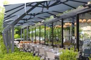 Restoran atau tempat lain untuk makan di The Dupont Circle Hotel