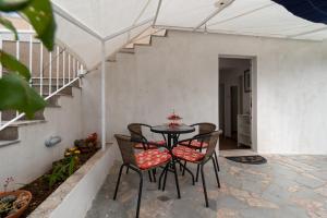 Balkón nebo terasa v ubytování Apartment Dinka