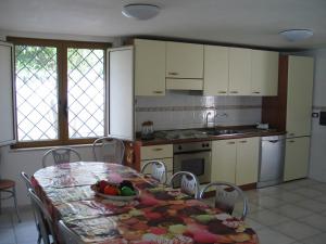 Dapur atau dapur kecil di Villa Marisa Paestum