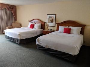 Postel nebo postele na pokoji v ubytování Red Lion Hotel Kelso