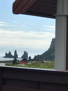 Ein Balkon oder eine Terrasse in der Unterkunft Like Vík Guesthouse