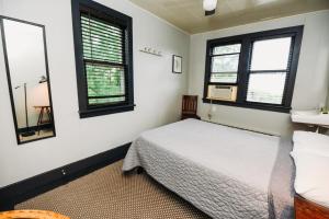Postel nebo postele na pokoji v ubytování Rainbow Mountain Resort - LGBTQ Friendly