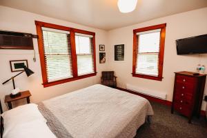 Postel nebo postele na pokoji v ubytování Rainbow Mountain Resort - LGBTQ Friendly