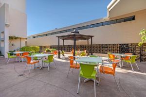 Restaurace v ubytování Hotel BeWow Querétaro