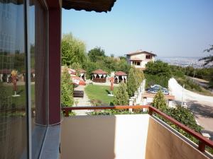 Κήπος έξω από το Ivanova Cheshma Guest House