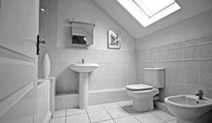 Un baño de Berkshire Rooms Ltd - Gray Place