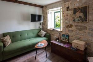 TV a/nebo společenská místnost v ubytování Guesthouse NINA