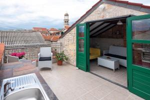 Balkón nebo terasa v ubytování Guesthouse NINA