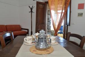 Posedenie v ubytovaní I Dammusi Sapori di Pantelleria