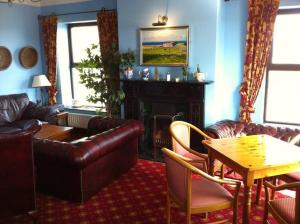 A seating area at Pier House Bed & Breakfast