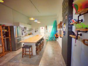 Kuchyň nebo kuchyňský kout v ubytování Imanuel Surfing B&B