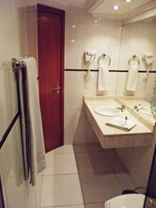 Een badkamer bij Hotel Acrópolis