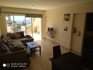 Μια τηλεόραση ή/και κέντρο ψυχαγωγίας στο Anastasia Apartments