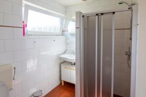 Ein Badezimmer in der Unterkunft Kruisselbrink