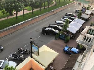 Gallery image of Grand Apartment and Funny Dog in Chernihiv