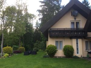 Vonkajšia záhrada v ubytovaní Gemütliches Ferienhaus am Waldrand