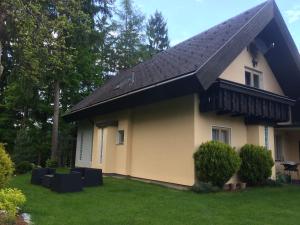 Budova, v ktorej sa dovolenkový dom nachádza