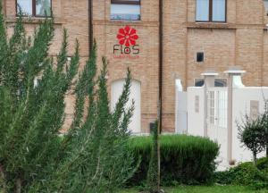 Vonkajšia záhrada v ubytovaní FLOS Guest House