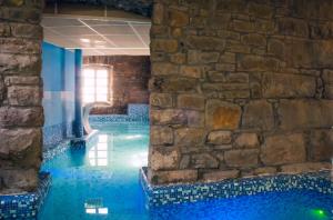Bazén v ubytovaní Balneario Caldas de Luna alebo v jeho blízkosti