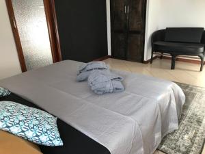 Voodi või voodid majutusasutuse Blue Eagle Guesthouse - Casa de hospedes toas