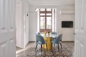 TV a/nebo společenská místnost v ubytování Gran Vía Luxury 3BR