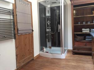 Bilik mandi di Chambres d hôtes en Provence +57 gambar