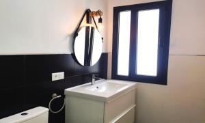 Łazienka w obiekcie Apartamentos Villa Serali Parking Gratis
