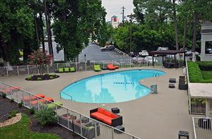 Pemandangan kolam renang di Studio 6-Marietta, GA - Atlanta atau berdekatan