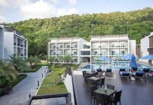 Nespecifikovaný výhled na hory nebo výhled na hory při pohledu z hotelu