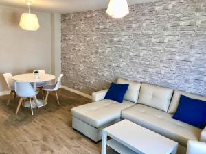 Гостиная зона в Playa Los Álamos, descanso y ocio en Torremolinos