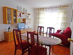 Kuchnia lub aneks kuchenny w obiekcie NEPTUNO GANDIA Primera Línea - Alquiler Familias