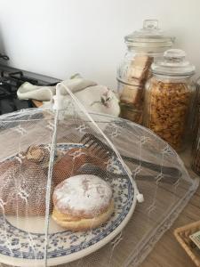 Jedlo v ubytovaní bed & breakfast alebo blízkom okolí