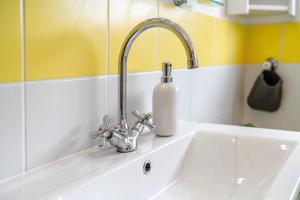 Koupelna v ubytování Apartman Skroza