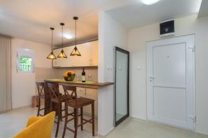 Kuhinja ili čajna kuhinja u objektu Apartmani Tref