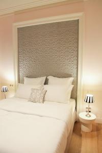 Postel nebo postele na pokoji v ubytování Hôtel Singulier Bordeaux - Boutique Hôtel & Spa Anne Semonin