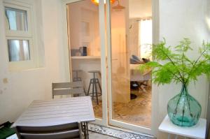Fotografie z fotogalerie ubytování Cosy Studio Maisonette, 8min Walk to Valletta v destinaci Il-Furjana