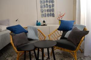 Posezení v ubytování Cosy Studio Maisonette, 8min Walk to Valletta