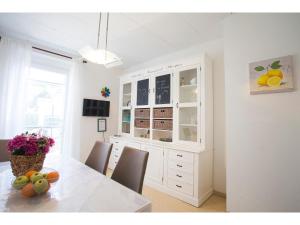 Televízia a/alebo spoločenská miestnosť v ubytovaní Apartment Lemon Tree