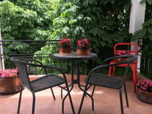 A balcony or terrace at Sarakinas Farm House