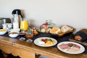 Morgenmad for gæster der bor på The Ocean Bay Luxury Guesthouse