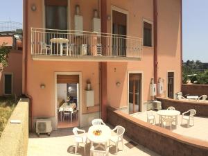 Gallery image of Residence Villa Mare Taormina in Letojanni