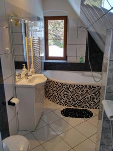 Koupelna v ubytování Apartmá Doubek + 37 fotografií
