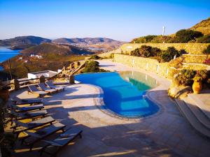 A view of the pool at Villa Crystal Agios Sostis or nearby