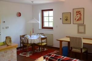 Restoran atau tempat lain untuk makan di Architect’s house - peaceful and minimalistic