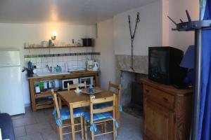 Η κουζίνα ή μικρή κουζίνα στο L'Avventura gîte bleu