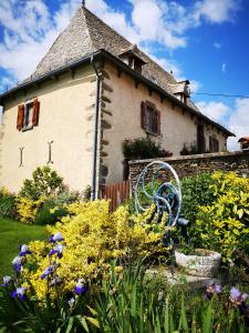 Gallery image of Maison tout confort calme vallée du Lot proche de Conques en Aveyron in Las Pelies +15 photos