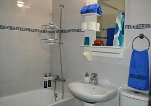 Ένα μπάνιο στο Millie's Apartments +37 φωτογραφίες