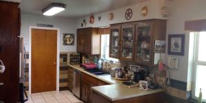 A kitchen or kitchenette at Constantino Farms